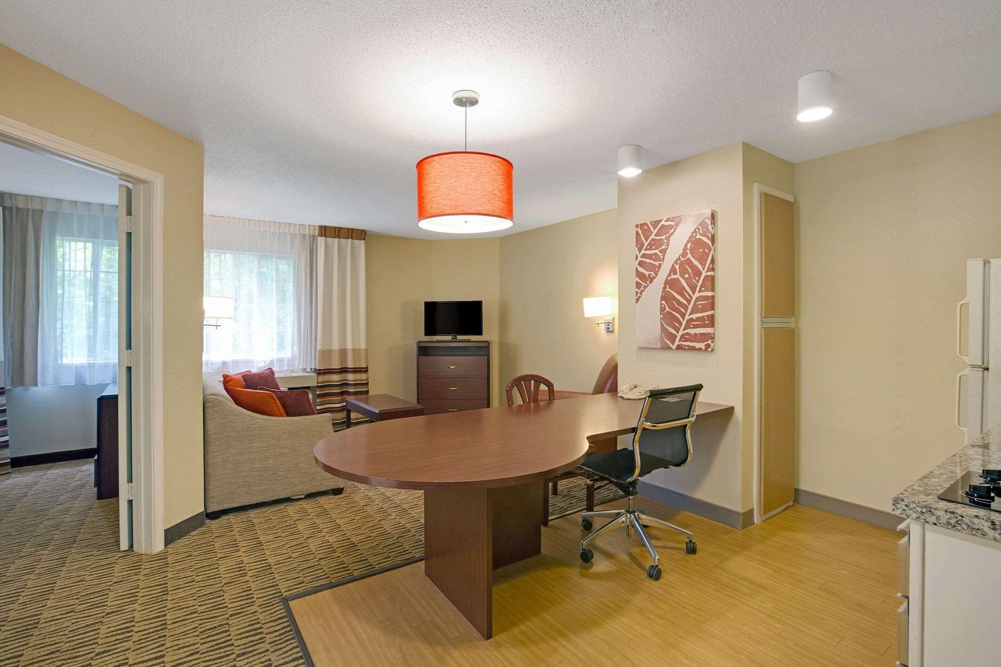 Mainstay Suites Detroit Auburn Hills Eksteriør billede
